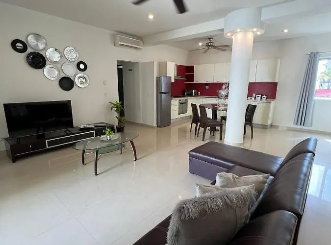 Espacioso Departamento A Unos Metros De Playa Mamitas Y De La Famosa 5ta Av * Playa del Carmen