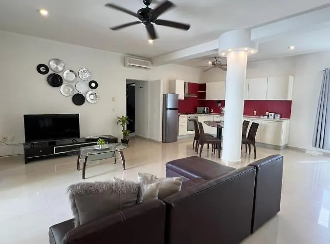 Espacioso Departamento A Unos Metros De Playa Mamitas Y De La Famosa 5ta Av * Playa del Carmen