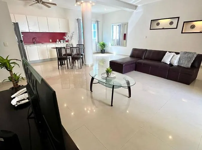 Espacioso Departamento A Unos Metros De Playa Mamitas Y De La Famosa 5ta Av * Playa del Carmen