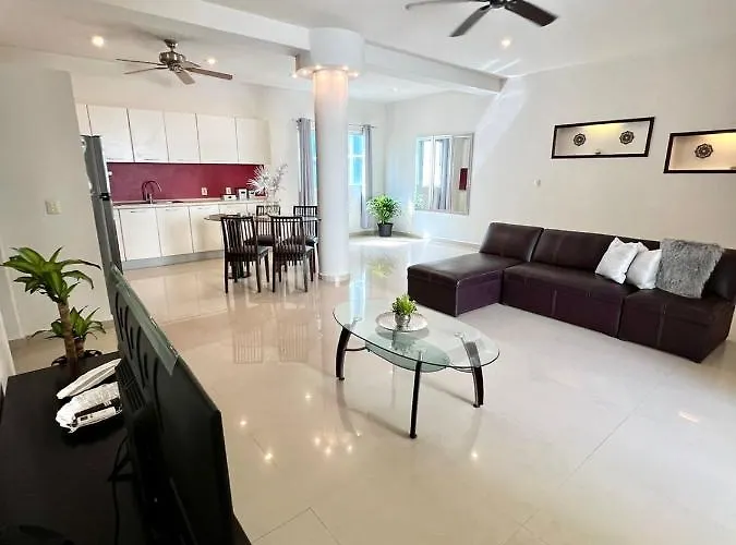 Espacioso Departamento A Unos Metros De Playa Mamitas Y De La Famosa 5ta Av * Playa del Carmen